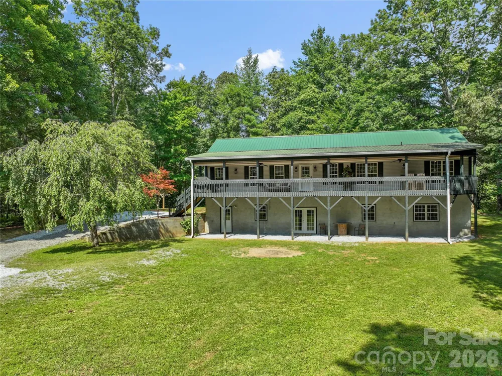 2230 Walnut Hollow Road Brevard, NC 28712