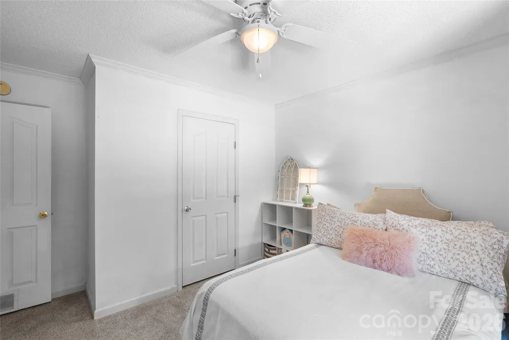 2230 Walnut Hollow Road Brevard, NC 28712