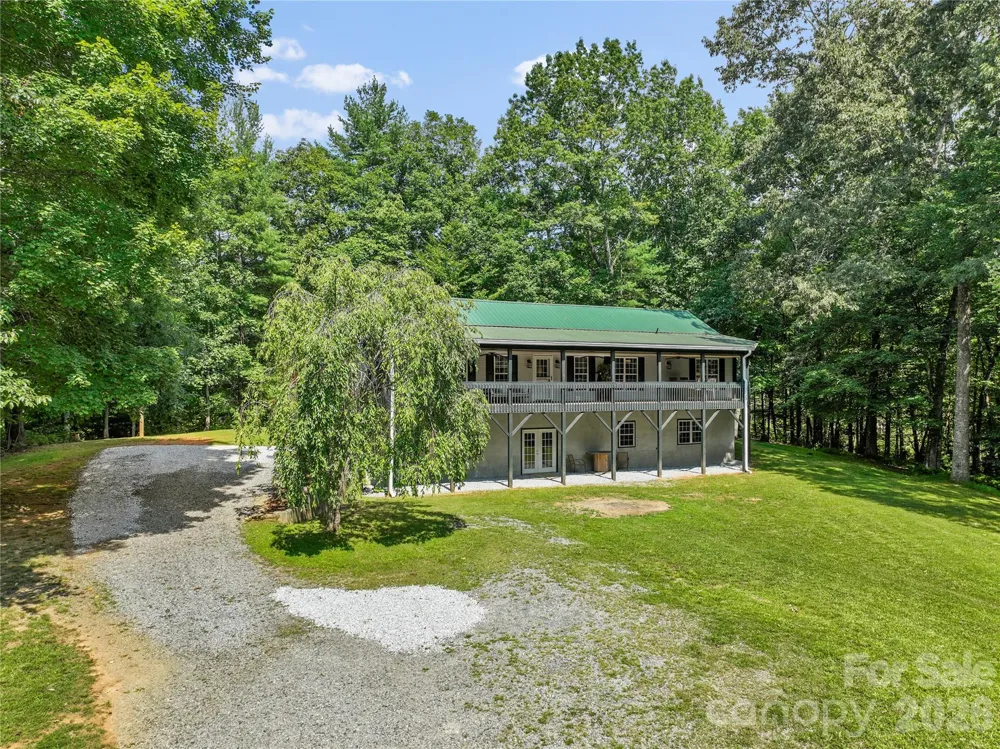 2230 Walnut Hollow Road Brevard, NC 28712