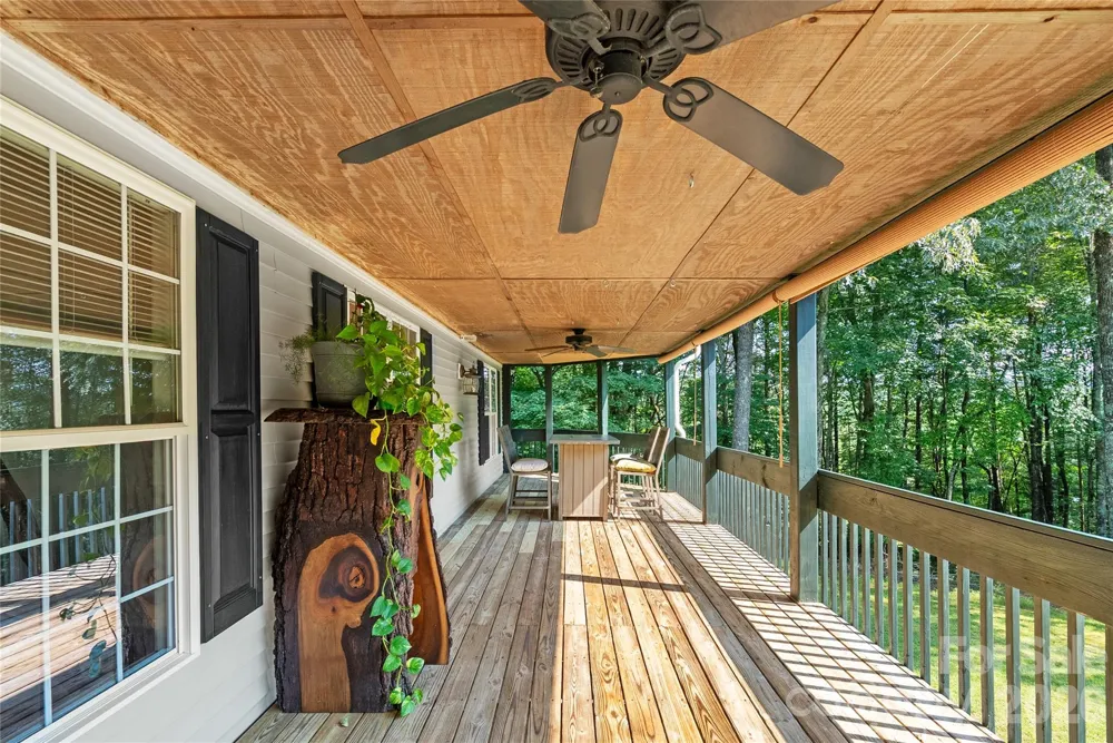 2230 Walnut Hollow Road Brevard, NC 28712