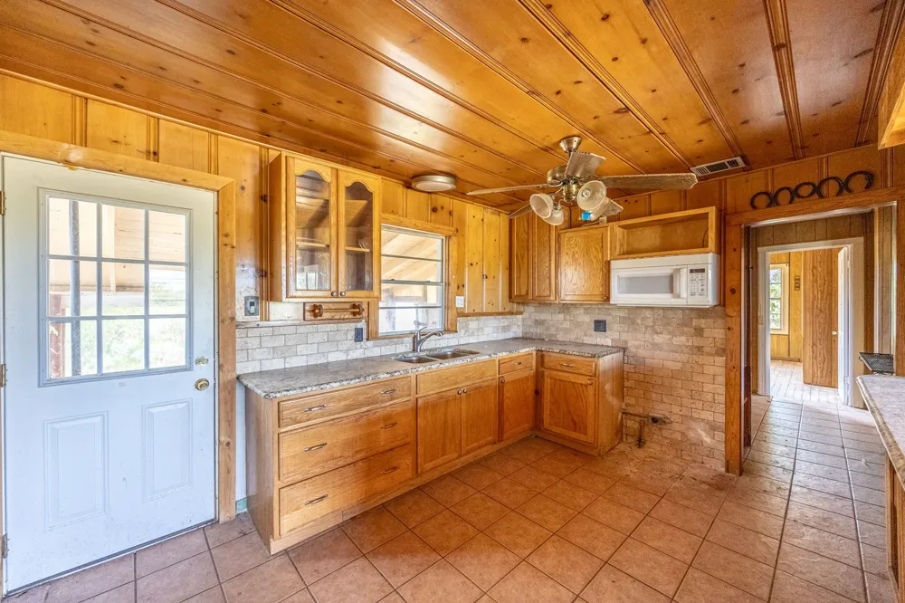 549 County Road 4699 Boyd, TX 76023