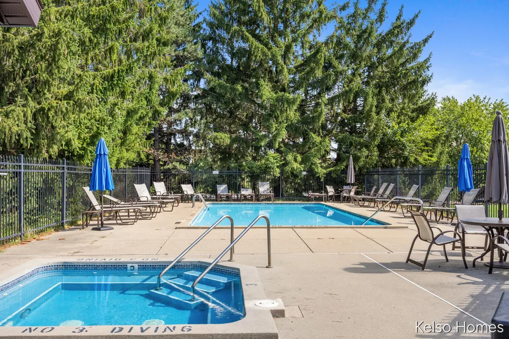 3410 Devonwood Hills NE #E Grand Rapids, MI 49525