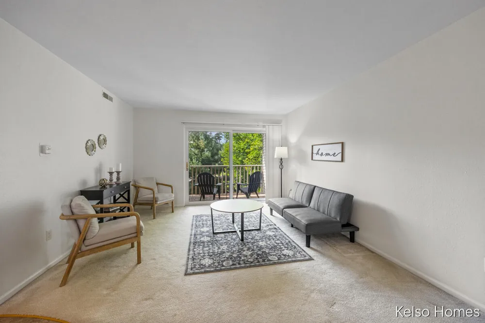 3410 Devonwood Hills NE #E Grand Rapids, MI 49525