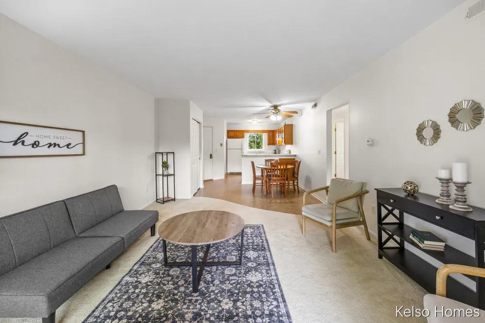 3410 Devonwood Hills NE #E Grand Rapids, MI 49525