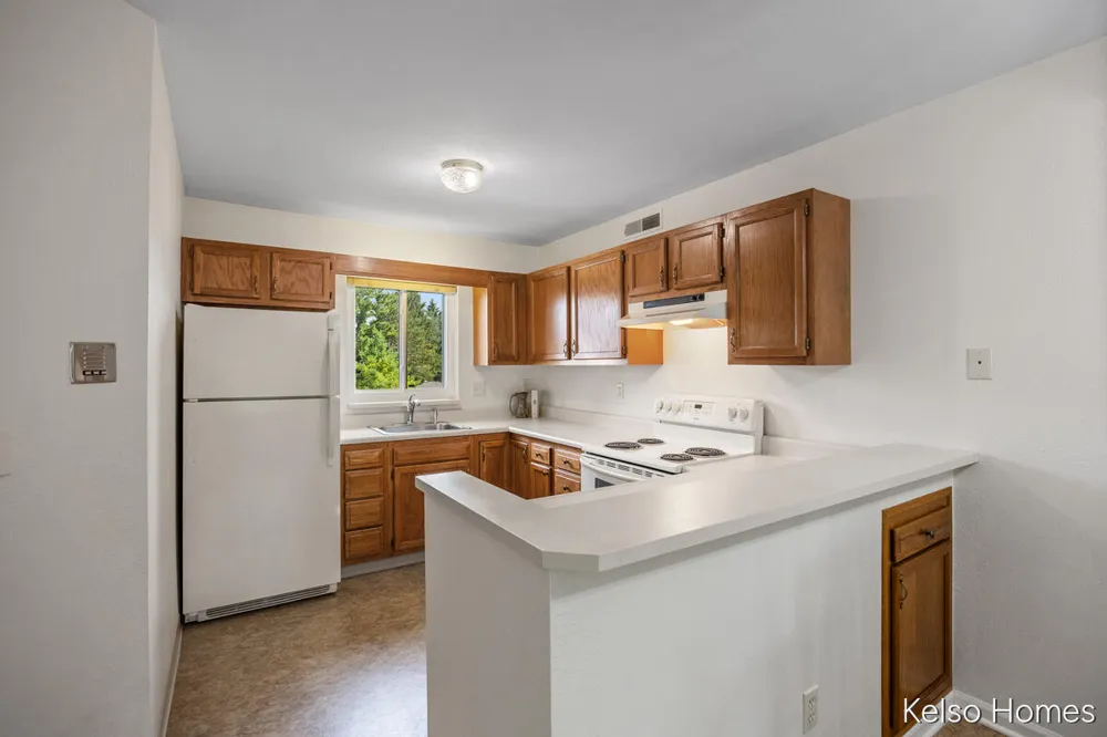 3410 Devonwood Hills NE #E Grand Rapids, MI 49525