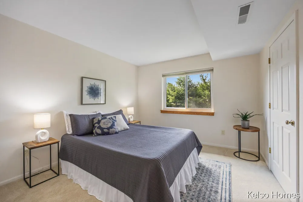 3410 Devonwood Hills NE #E Grand Rapids, MI 49525