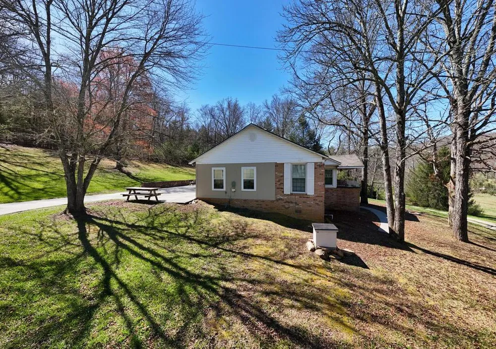 4868 Hwy 325 Blairsville, GA 30512