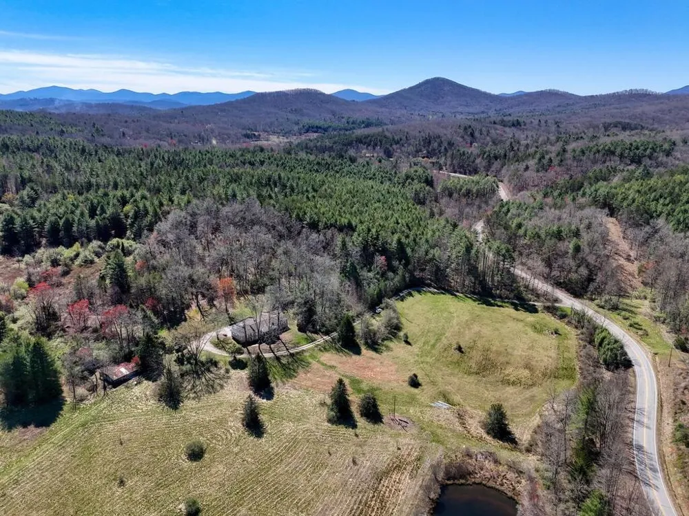 4868 Hwy 325 Blairsville, GA 30512