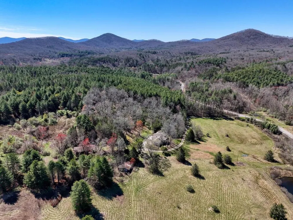 4868 Hwy 325 Blairsville, GA 30512
