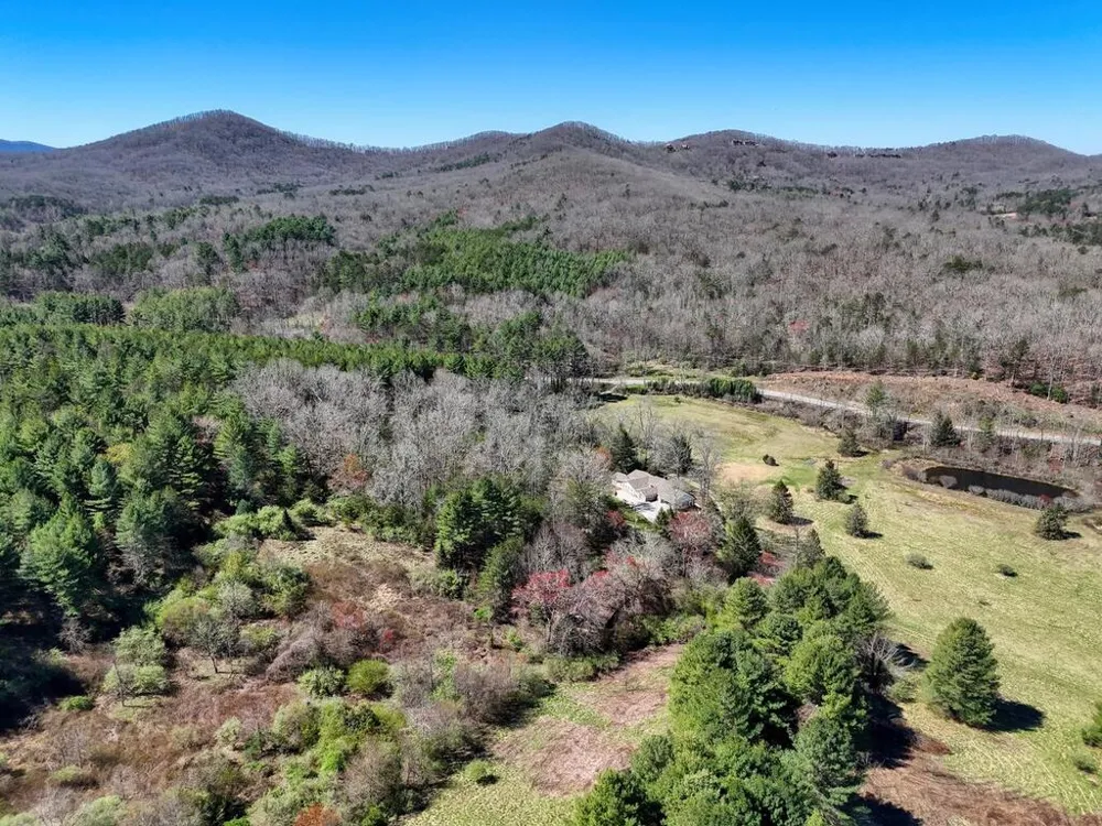 4868 Hwy 325 Blairsville, GA 30512