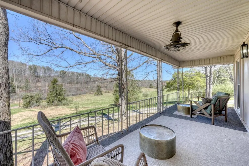 4868 Hwy 325 Blairsville, GA 30512