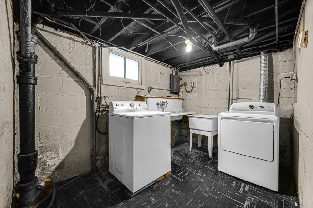 6319 Blaine Avenue Hammond, IN 46324
