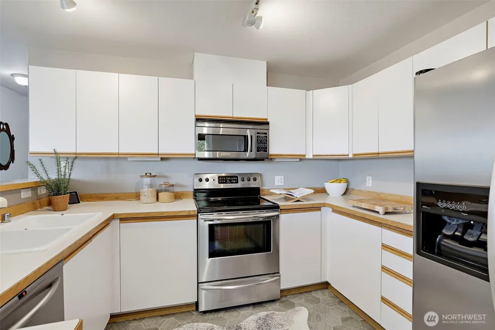 22122 41st Avenue S #301 Kent, WA 98032