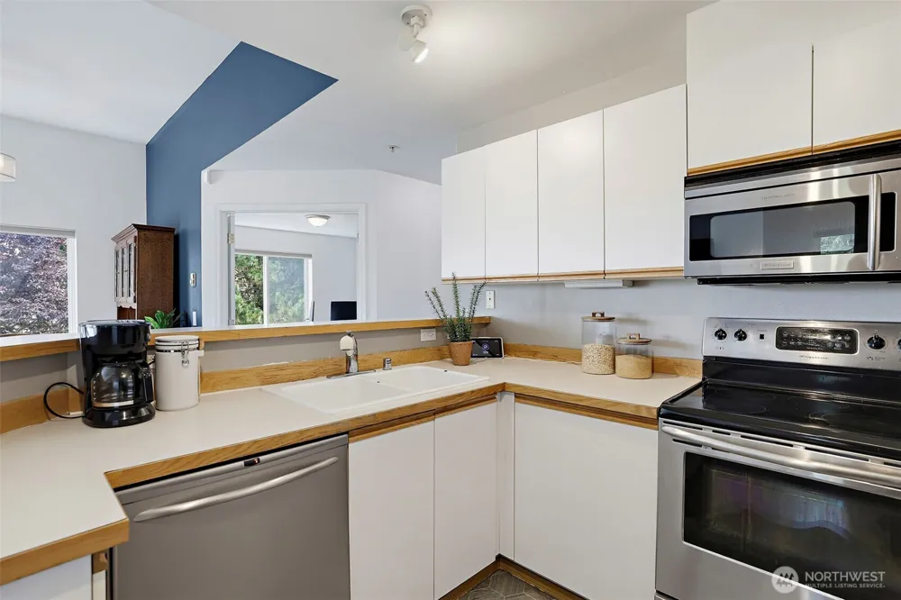 22122 41st Avenue S #301 Kent, WA 98032
