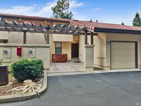 39 Fountain Grove Circle