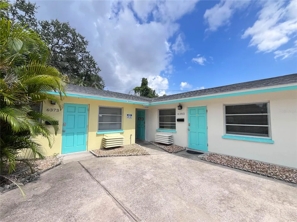 6373 GATEWAY AVENUE Sarasota, FL 34231