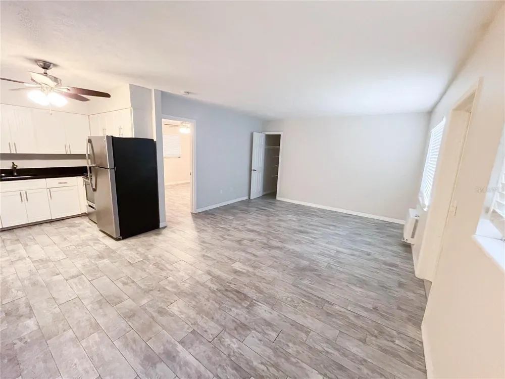 6373 GATEWAY AVENUE Sarasota, FL 34231