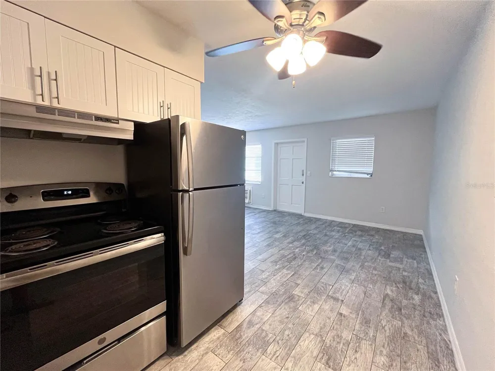 6373 GATEWAY AVENUE Sarasota, FL 34231