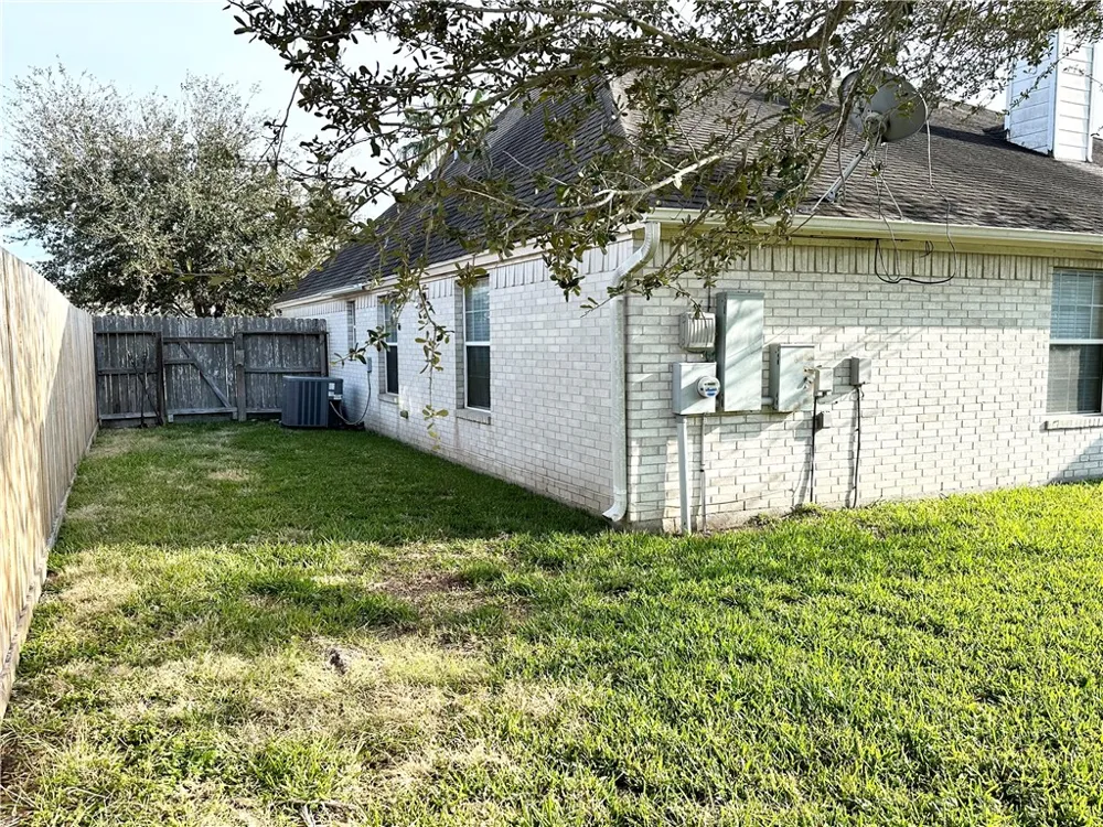 7613 Bayonne Drive Corpus Christi, TX 78414
