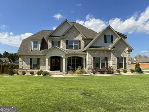 323 Woodlands BLVD