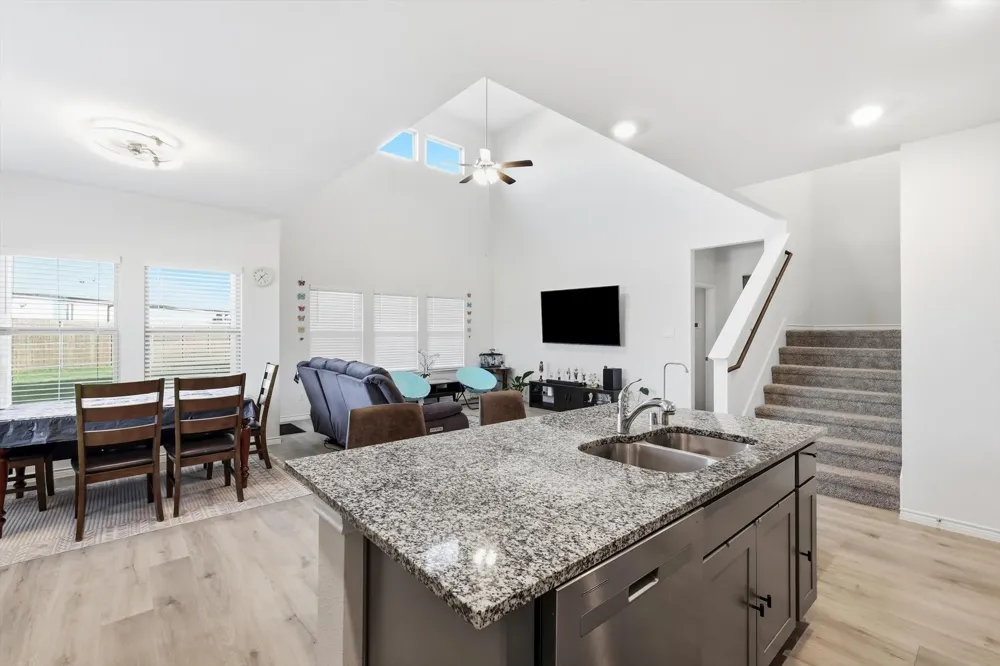 901 Loganberry Drive Princeton, TX 75407