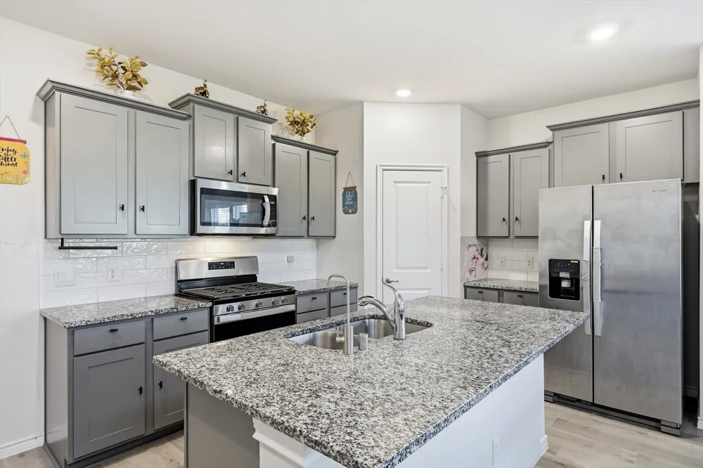 901 Loganberry Drive Princeton, TX 75407