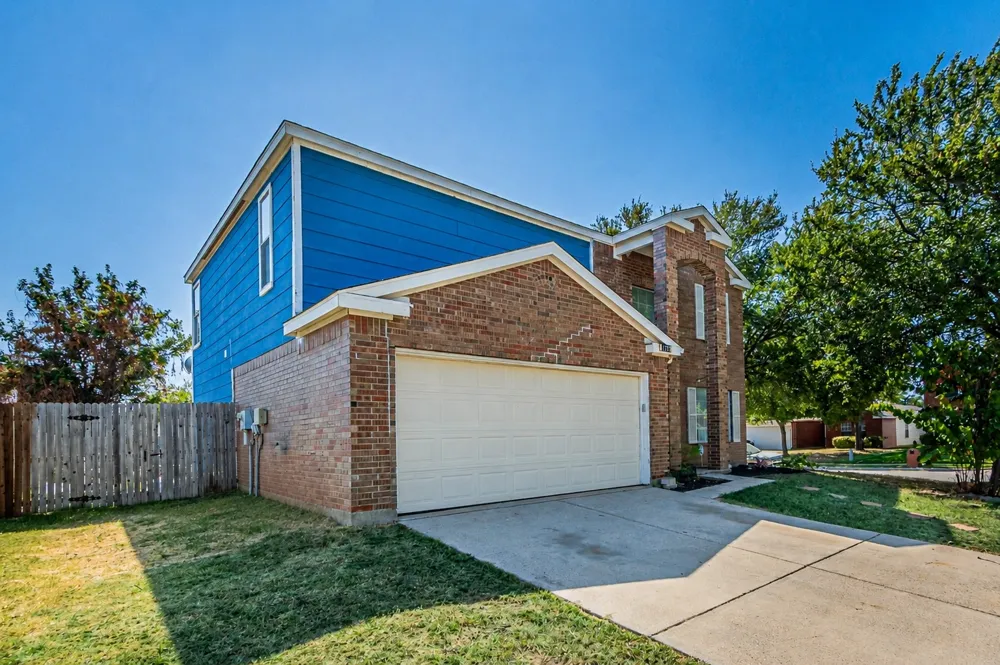 1125 Greenbend Drive Denton, TX 76210