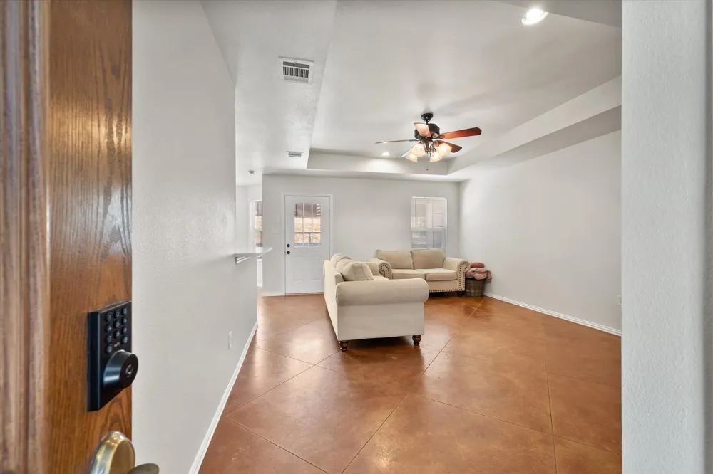 624 Lunar Circle Granbury, TX 76049