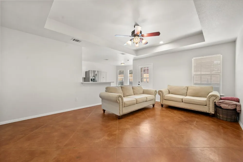 624 Lunar Circle Granbury, TX 76049