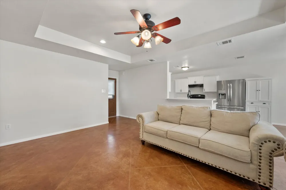 624 Lunar Circle Granbury, TX 76049