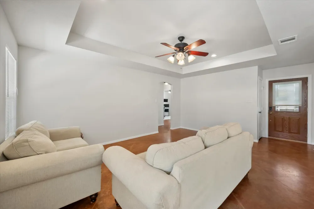 624 Lunar Circle Granbury, TX 76049