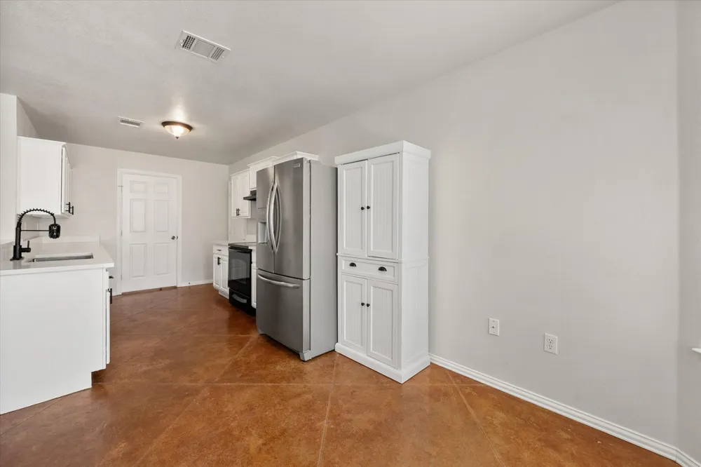 624 Lunar Circle Granbury, TX 76049