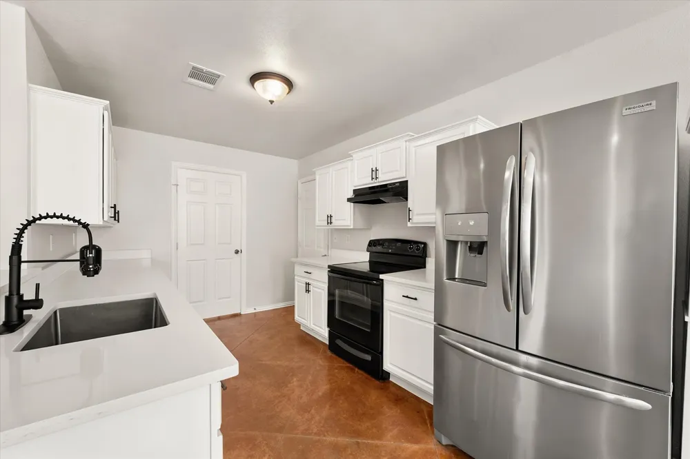 624 Lunar Circle Granbury, TX 76049