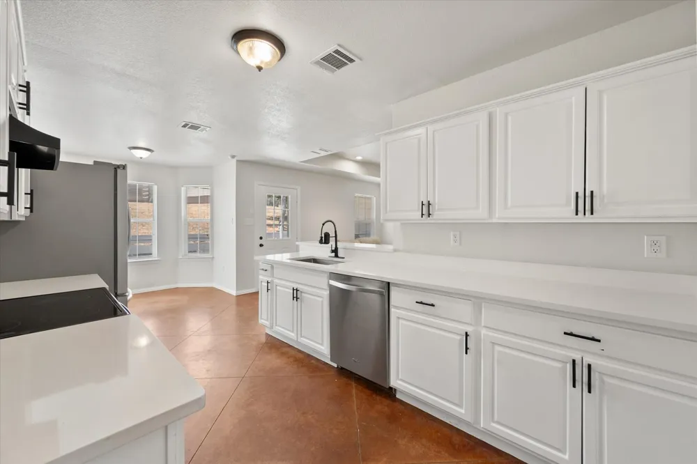624 Lunar Circle Granbury, TX 76049