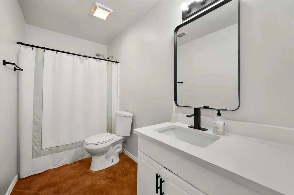 624 Lunar Circle Granbury, TX 76049