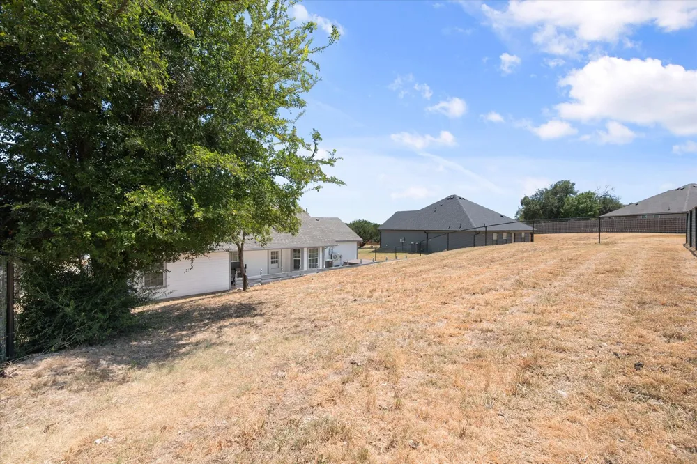 624 Lunar Circle Granbury, TX 76049