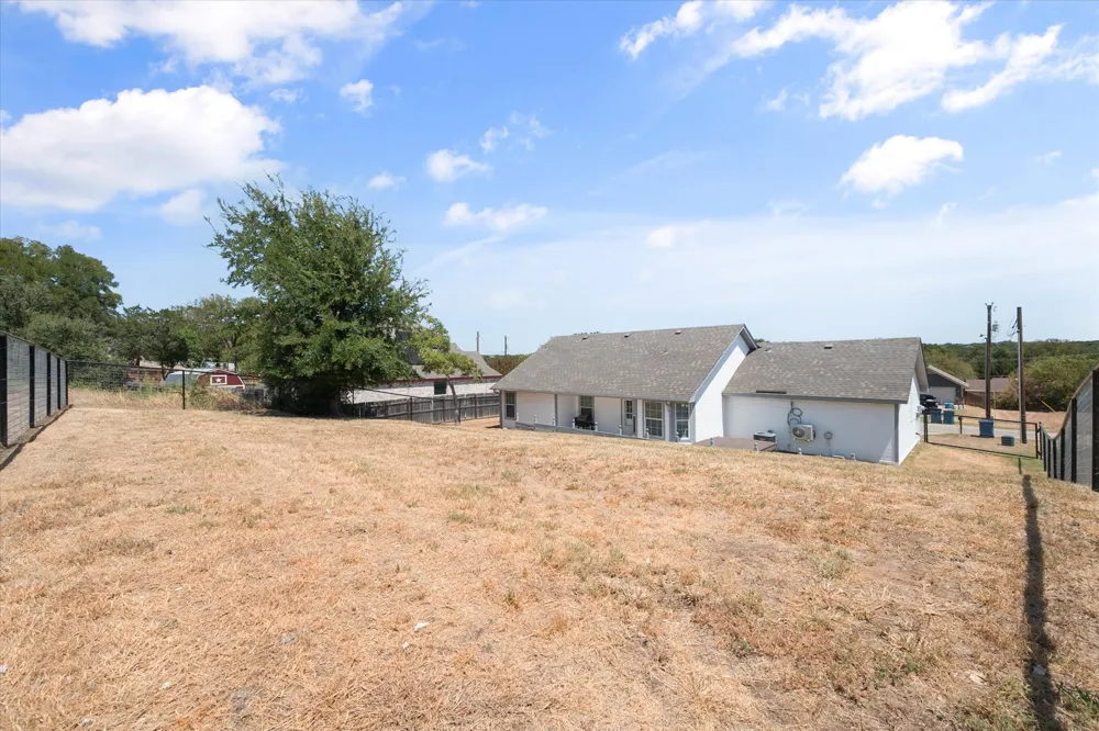 624 Lunar Circle Granbury, TX 76049