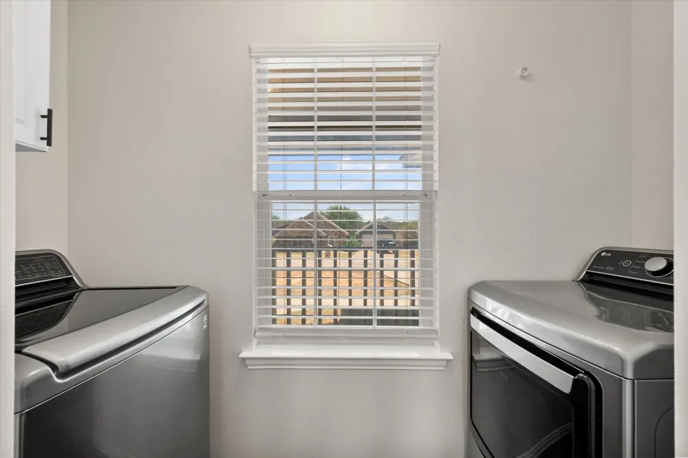 624 Lunar Circle Granbury, TX 76049