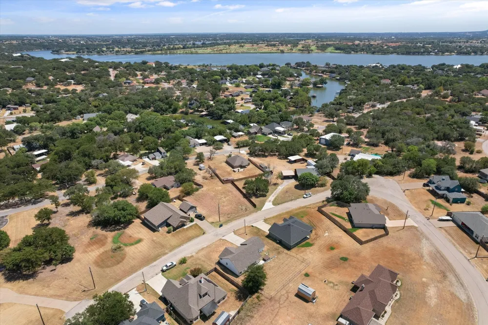 624 Lunar Circle Granbury, TX 76049
