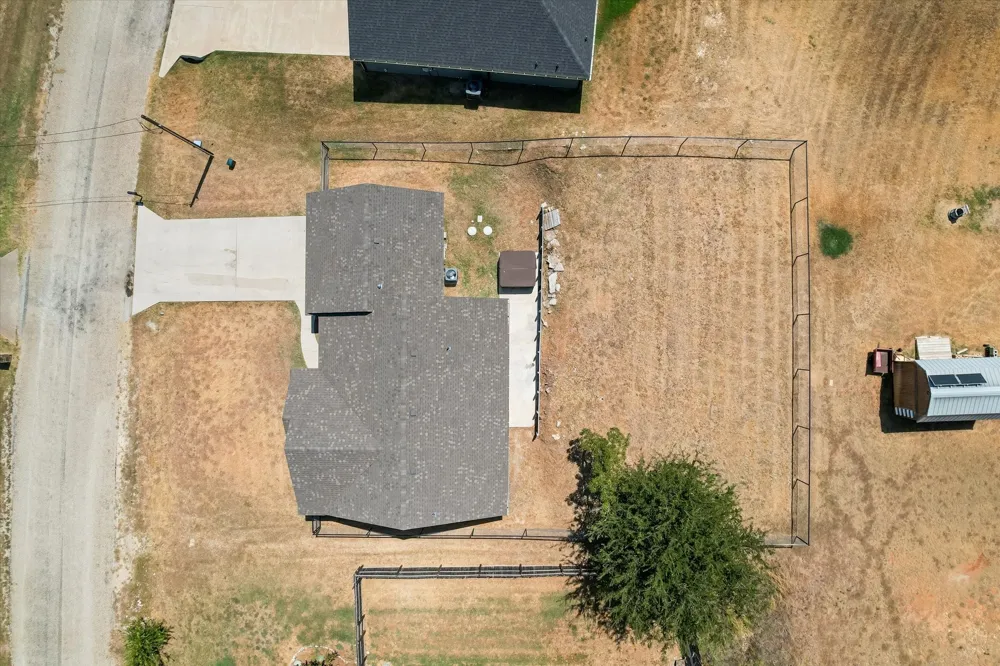 624 Lunar Circle Granbury, TX 76049