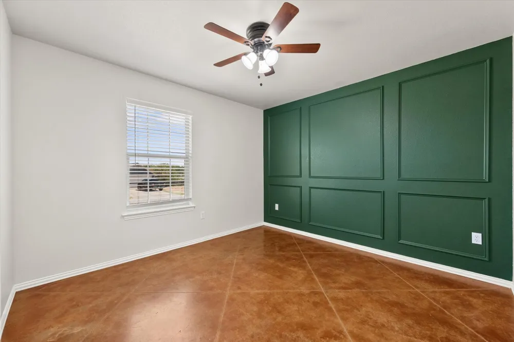 624 Lunar Circle Granbury, TX 76049