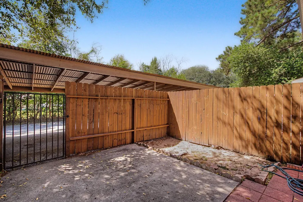 413 W Semands Avenue Conroe, TX 77301