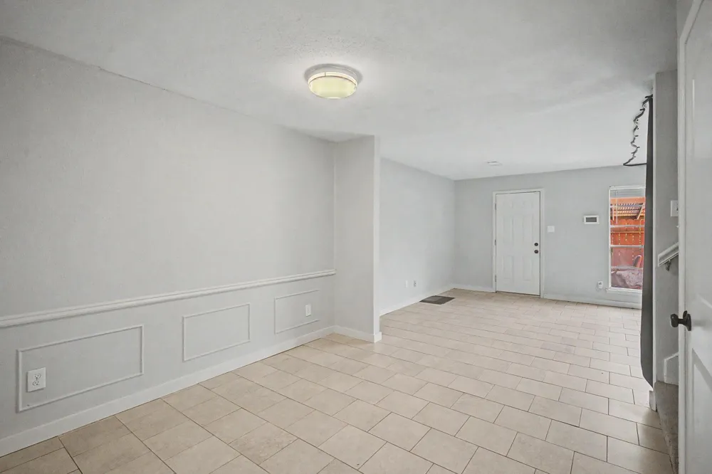 413 W Semands Avenue Conroe, TX 77301