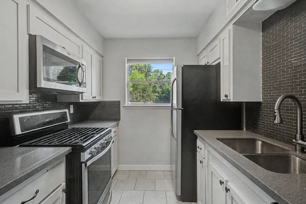 413 W Semands Avenue Conroe, TX 77301