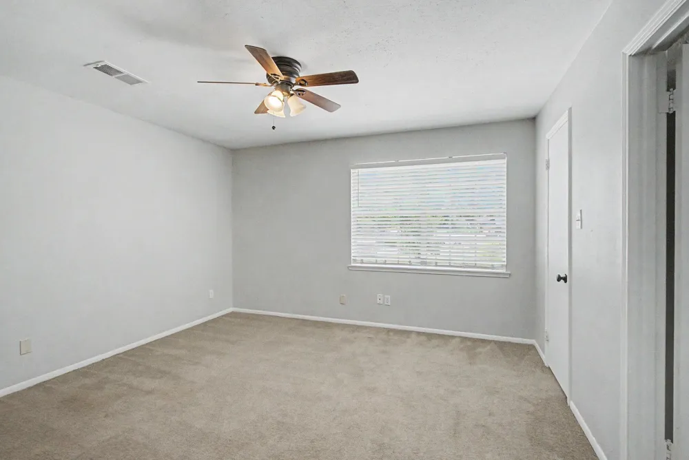 413 W Semands Avenue Conroe, TX 77301
