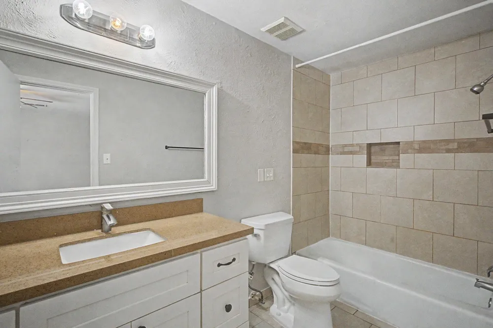 413 W Semands Avenue Conroe, TX 77301