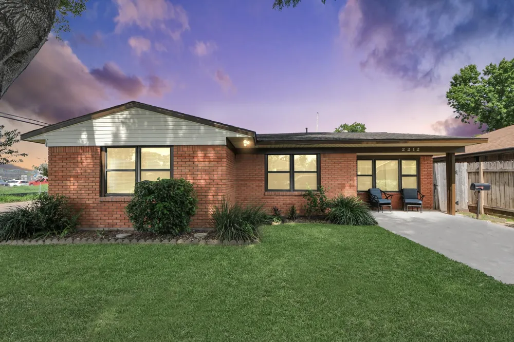 2212 Raspberry Lane Pasadena, TX 77502