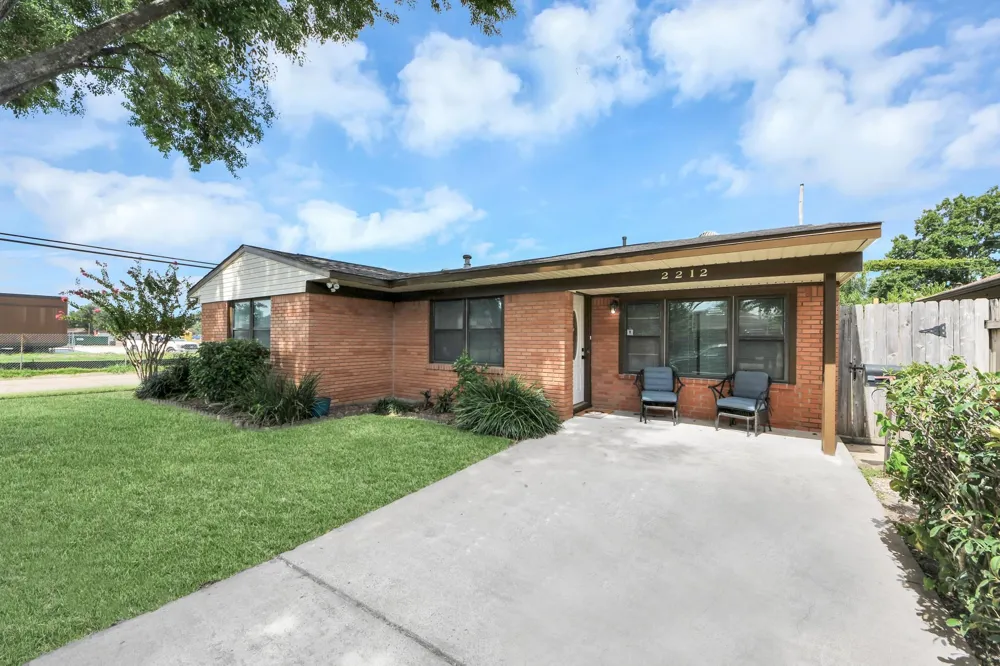 2212 Raspberry Lane Pasadena, TX 77502