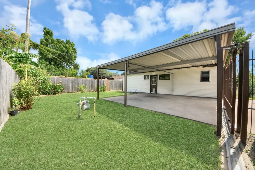 2212 Raspberry Lane Pasadena, TX 77502