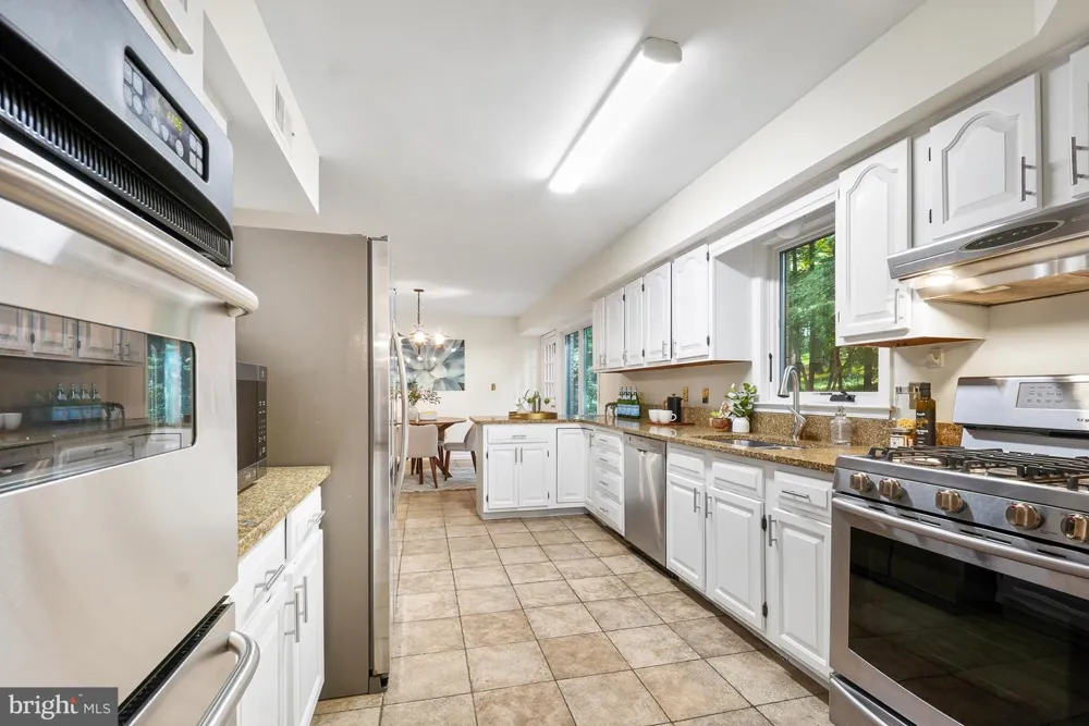 11701 BEEKMAN PLACE Potomac, MD 20854